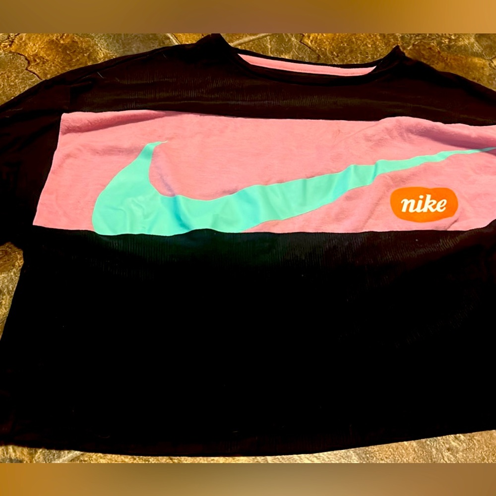 Nike shirt size extra large